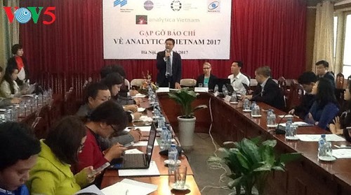 17 quốc gia tham gia Triển lãm Analytica Việt Nam 2017 - ảnh 1